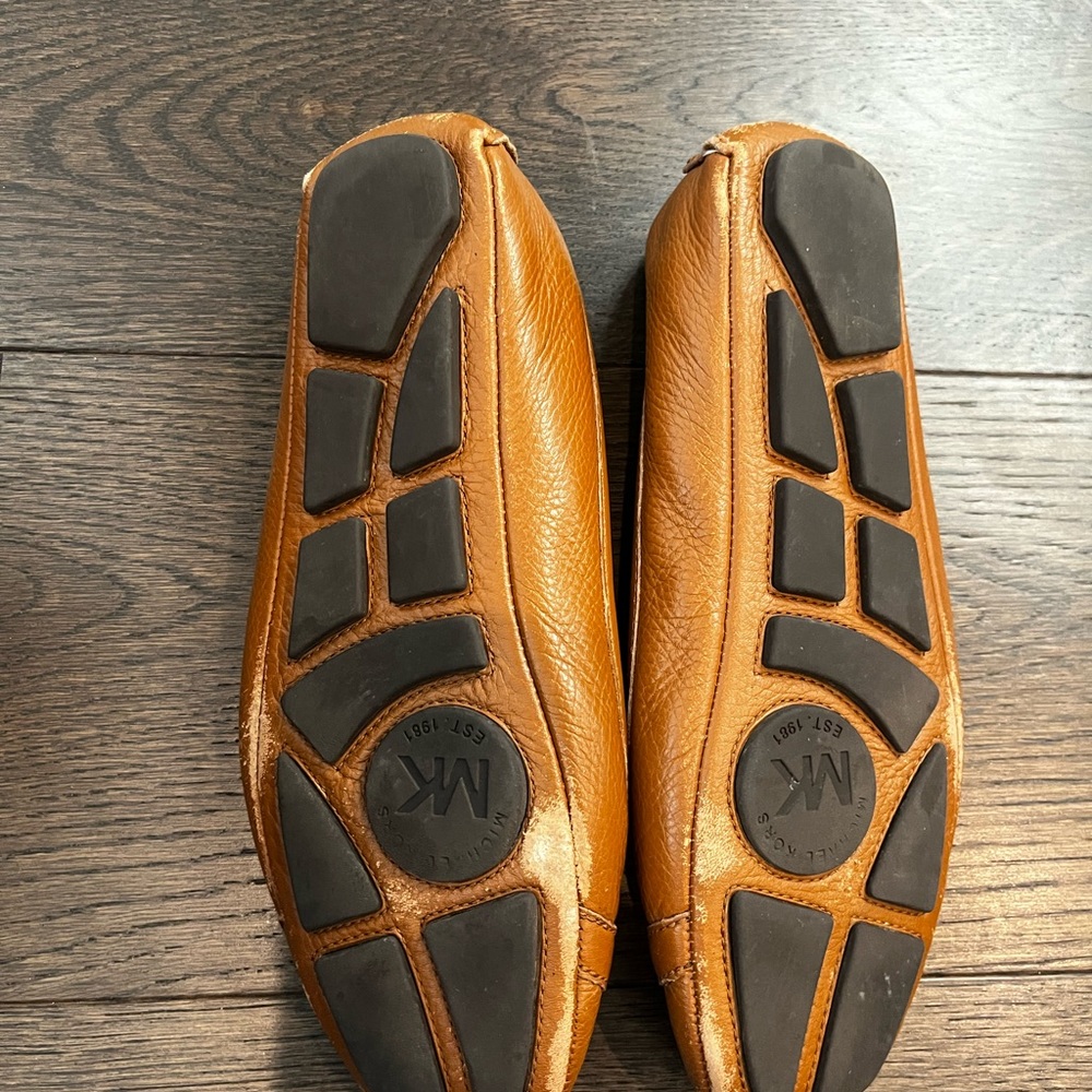 Tan flats